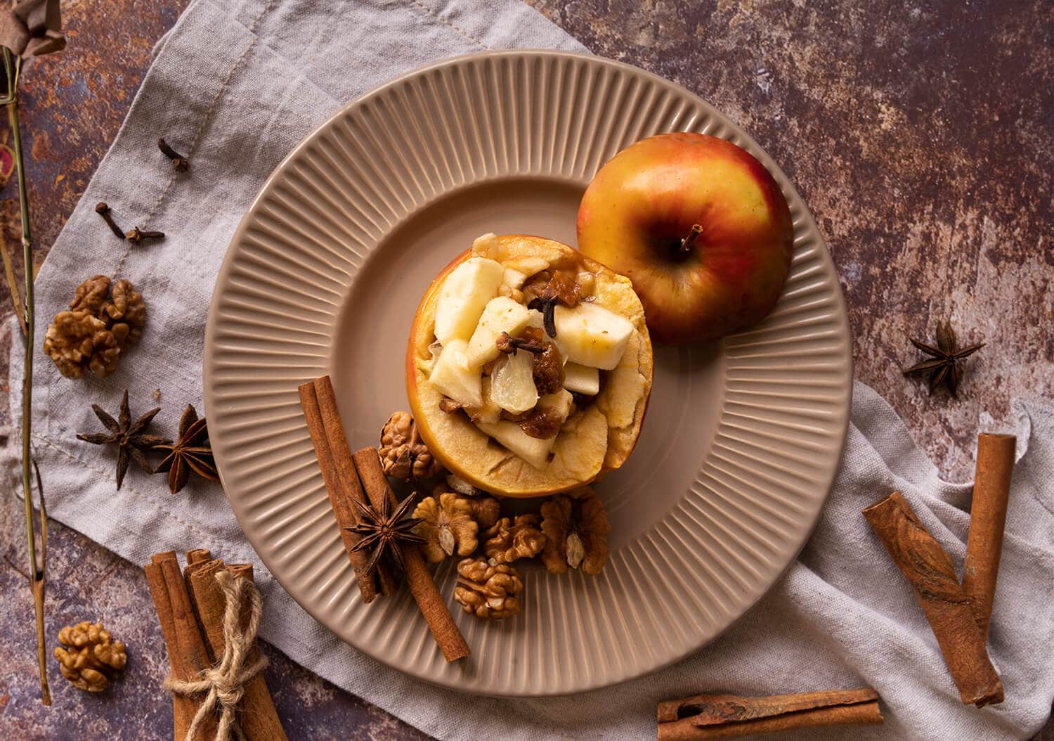 Apple Crumble with Cinnamon Oat Topping - TwointheKitchen