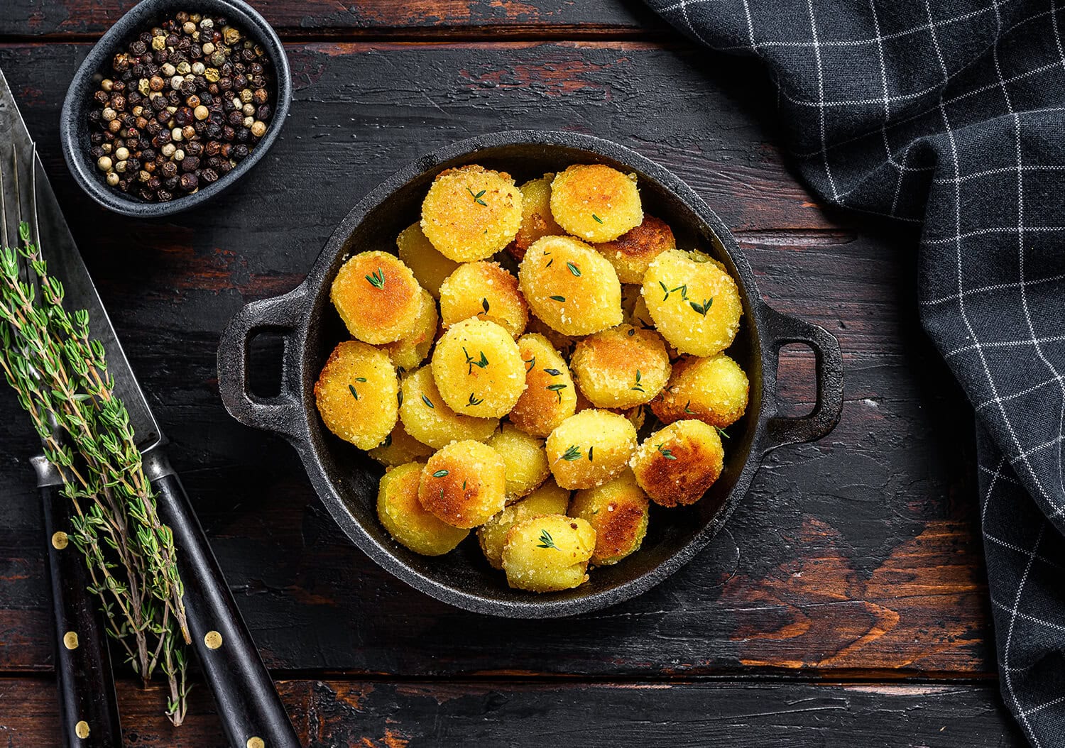 Crispy Garlic Roasted Baby Potatoes - TwointheKitchen