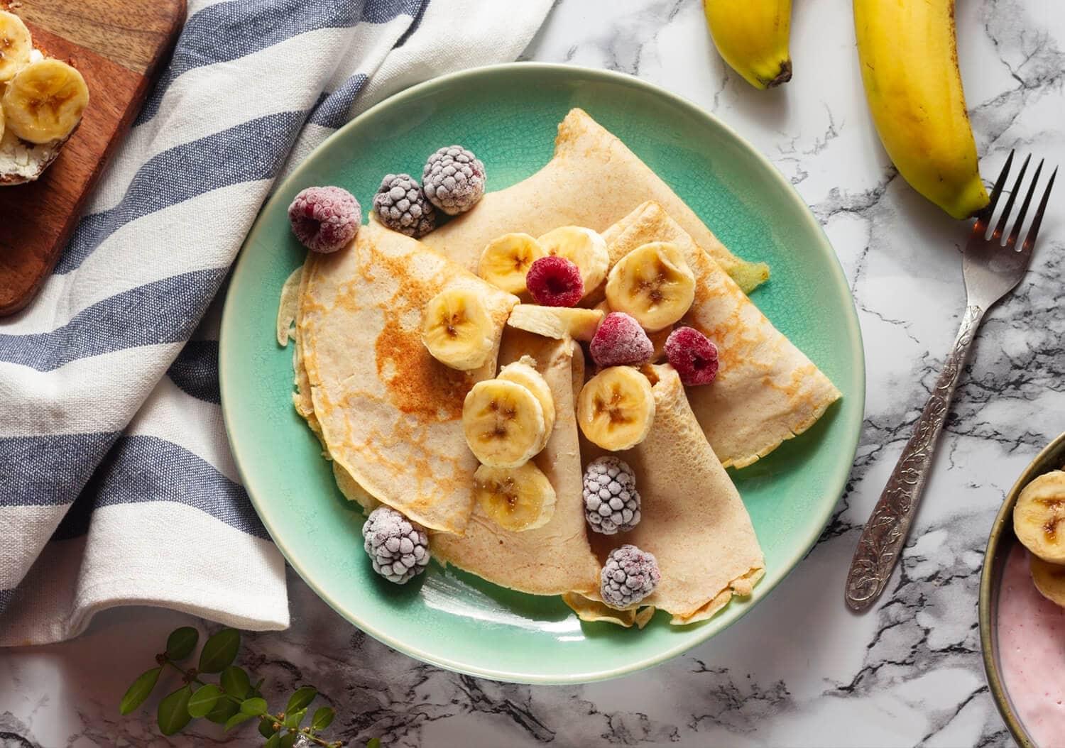 Fluffy Banana Pancakes with Maple Syrup - TwointheKitchen
