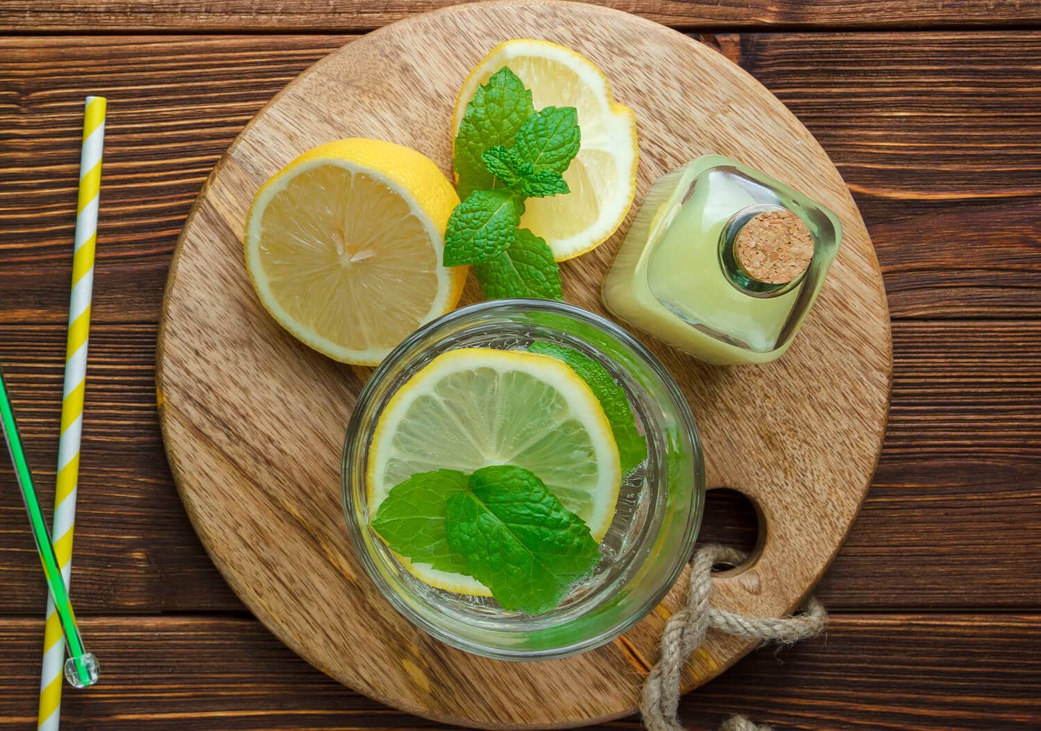 Refreshing Mint and Cucumber Lemonade - TwointheKitchen