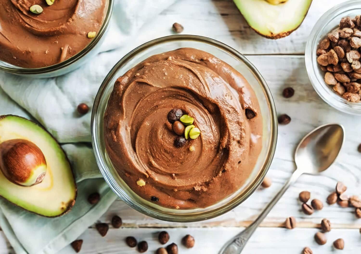 Vegan Chocolate Mousse with Avocado - TwointheKitchen